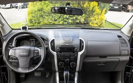 Isuzu D-Max II, 2018 год, 2 495 000 рублей, 12 фотография