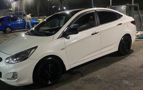 Hyundai Solaris II рестайлинг, 2013 год, 710 000 рублей, 2 фотография