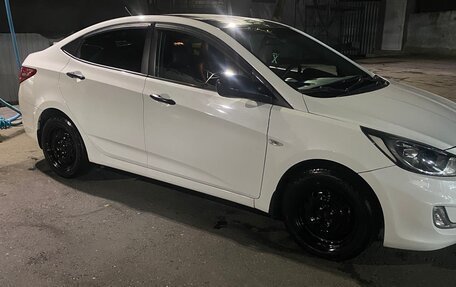 Hyundai Solaris II рестайлинг, 2013 год, 710 000 рублей, 3 фотография