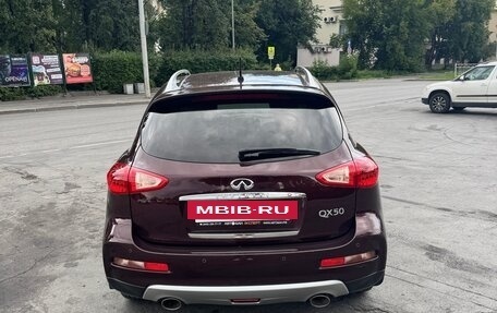 Infiniti QX50 I рестайлинг, 2017 год, 2 300 000 рублей, 6 фотография