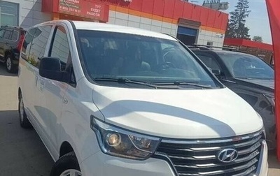 Hyundai H-1 II рестайлинг, 2019 год, 2 800 000 рублей, 1 фотография