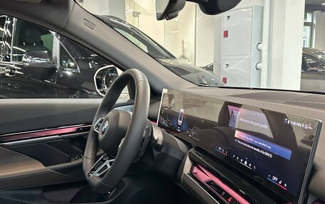 BMW 5 серия, 2024 год, 7 800 000 рублей, 21 фотография