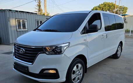 Hyundai H-1 II рестайлинг, 2019 год, 2 800 000 рублей, 8 фотография