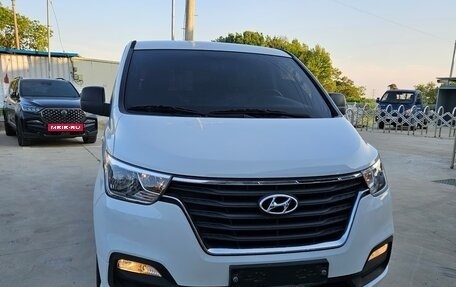 Hyundai H-1 II рестайлинг, 2019 год, 2 800 000 рублей, 7 фотография
