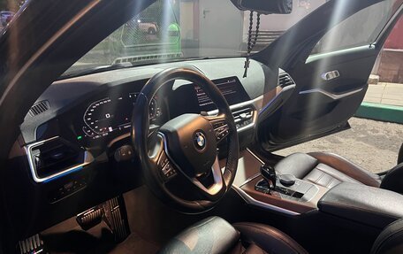 BMW 3 серия, 2019 год, 3 550 000 рублей, 28 фотография