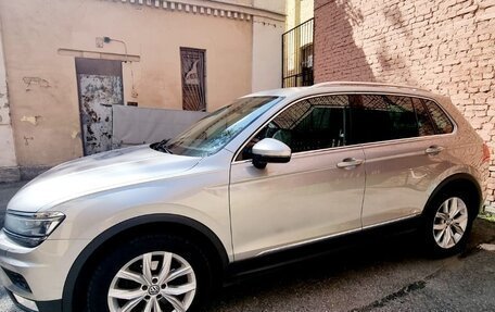 Volkswagen Tiguan II, 2017 год, 2 250 000 рублей, 2 фотография