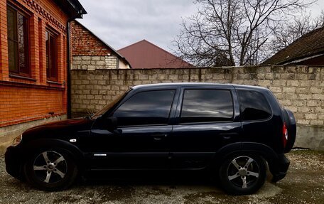 Chevrolet Niva I рестайлинг, 2011 год, 550 000 рублей, 3 фотография