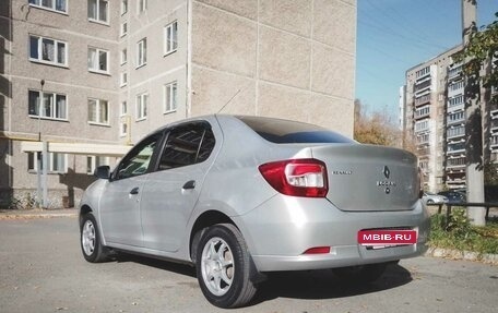 Renault Logan II, 2015 год, 700 000 рублей, 4 фотография