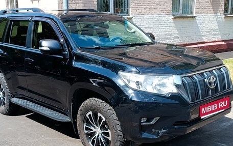 Toyota Land Cruiser Prado 150 рестайлинг 2, 2017 год, 3 970 000 рублей, 1 фотография