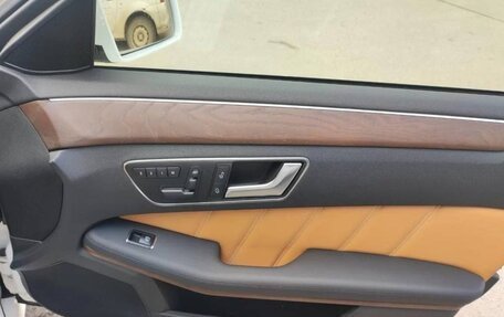 Mercedes-Benz E-Класс, 2012 год, 2 000 000 рублей, 4 фотография
