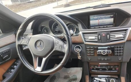Mercedes-Benz E-Класс, 2012 год, 2 000 000 рублей, 6 фотография