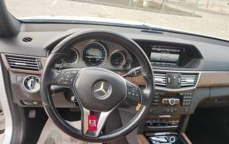 Mercedes-Benz E-Класс, 2012 год, 2 000 000 рублей, 8 фотография