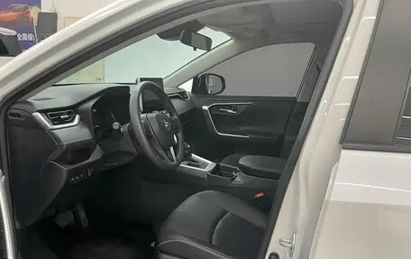 Toyota RAV4, 2021 год, 2 410 045 рублей, 7 фотография