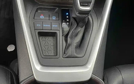 Toyota RAV4, 2021 год, 2 410 045 рублей, 11 фотография
