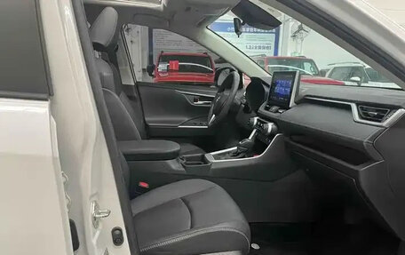 Toyota RAV4, 2021 год, 2 410 045 рублей, 19 фотография