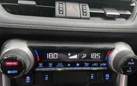Toyota RAV4, 2021 год, 2 410 045 рублей, 10 фотография