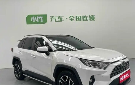 Toyota RAV4, 2021 год, 2 410 045 рублей, 16 фотография