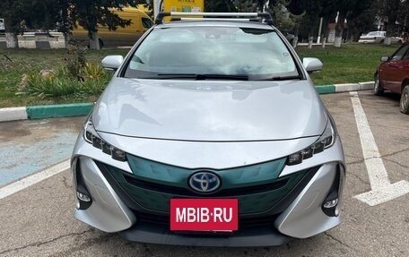 Toyota Prius IV XW50, 2017 год, 2 000 000 рублей, 8 фотография