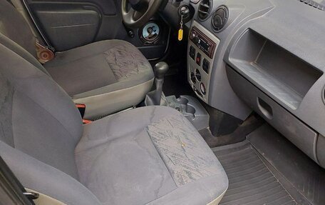 Renault Logan I, 2006 год, 240 000 рублей, 5 фотография