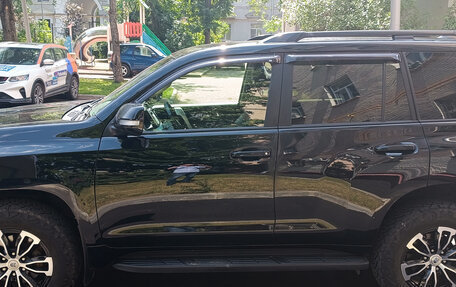 Toyota Land Cruiser Prado 150 рестайлинг 2, 2017 год, 3 970 000 рублей, 3 фотография