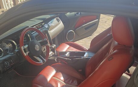 Ford Mustang VI рестайлинг, 2009 год, 2 950 000 рублей, 9 фотография