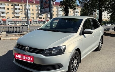 Volkswagen Polo VI (EU Market), 2012 год, 930 000 рублей, 2 фотография