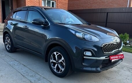 KIA Sportage IV рестайлинг, 2020 год, 2 100 000 рублей, 4 фотография
