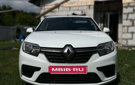Renault Logan II, 2020 год, 900 000 рублей, 1 фотография