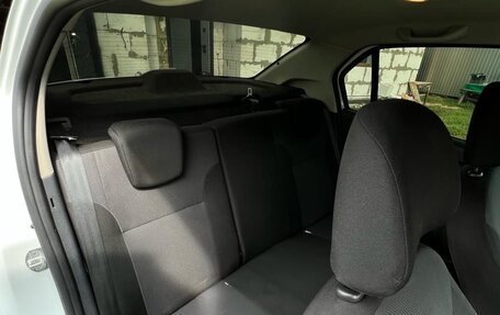 Renault Logan II, 2020 год, 900 000 рублей, 8 фотография