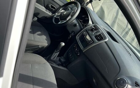 Renault Logan II, 2020 год, 900 000 рублей, 14 фотография