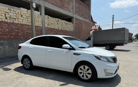 KIA Rio III рестайлинг, 2013 год, 770 000 рублей, 2 фотография
