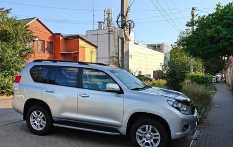 Toyota Land Cruiser Prado 150 рестайлинг 2, 2010 год, 3 000 000 рублей, 3 фотография