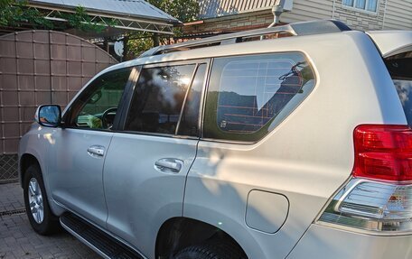 Toyota Land Cruiser Prado 150 рестайлинг 2, 2010 год, 3 000 000 рублей, 5 фотография