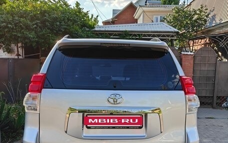 Toyota Land Cruiser Prado 150 рестайлинг 2, 2010 год, 3 000 000 рублей, 2 фотография