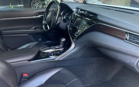 Toyota Camry, 2018 год, 2 550 000 рублей, 10 фотография