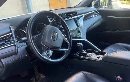 Toyota Camry, 2018 год, 2 550 000 рублей, 8 фотография