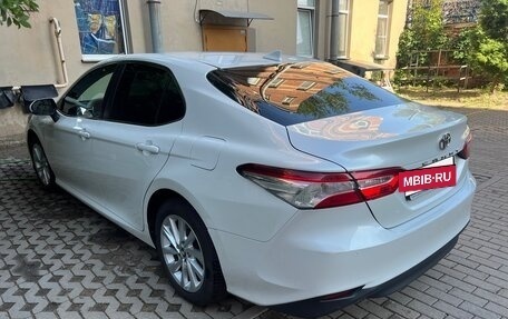 Toyota Camry, 2018 год, 2 550 000 рублей, 6 фотография