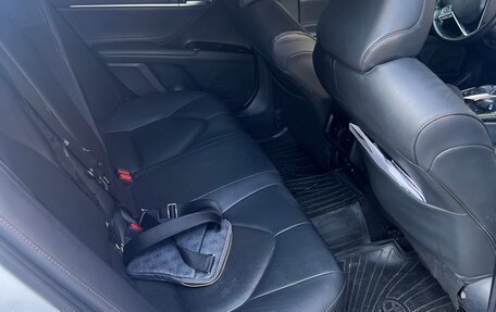 Toyota Camry, 2018 год, 2 550 000 рублей, 11 фотография