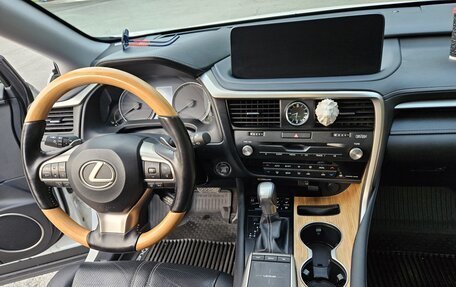 Lexus RX IV рестайлинг, 2021 год, 5 300 000 рублей, 13 фотография
