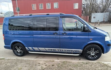 Volkswagen Transporter T5 рестайлинг, 2004 год, 1 100 000 рублей, 2 фотография