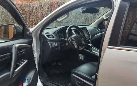 Mitsubishi Pajero Sport III рестайлинг, 2021 год, 4 900 000 рублей, 7 фотография