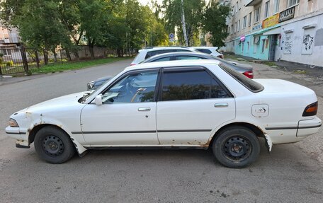 Toyota Carina, 1989 год, 250 000 рублей, 2 фотография