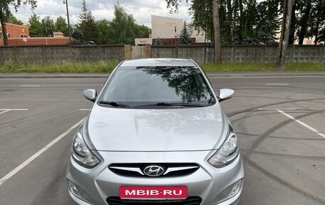 Hyundai Solaris II рестайлинг, 2012 год, 1 250 000 рублей, 4 фотография