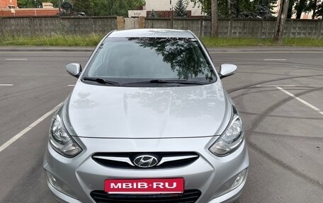 Hyundai Solaris II рестайлинг, 2012 год, 1 250 000 рублей, 6 фотография