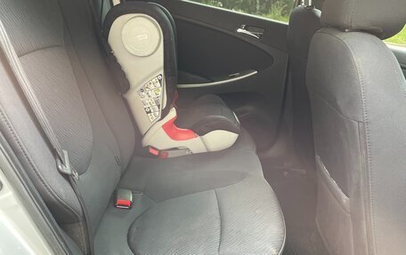 Hyundai Solaris II рестайлинг, 2012 год, 1 250 000 рублей, 19 фотография
