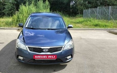 KIA cee'd I рестайлинг, 2010 год, 700 000 рублей, 3 фотография