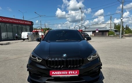 BMW 1 серия, 2019 год, 2 450 000 рублей, 5 фотография