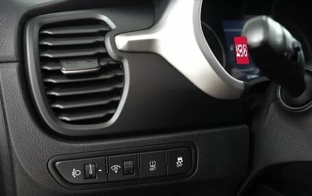 KIA Rio IV, 2021 год, 1 599 000 рублей, 10 фотография