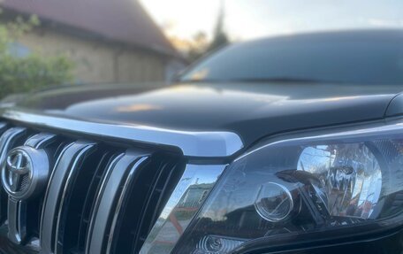 Toyota Land Cruiser Prado 150 рестайлинг 2, 2011 год, 2 400 000 рублей, 2 фотография