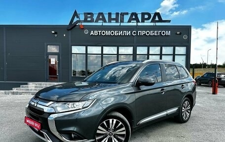 Mitsubishi Outlander III рестайлинг 3, 2019 год, 1 850 000 рублей, 1 фотография